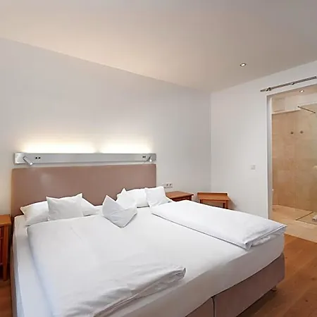 Hotel apartamentowy 120qm Deluxe Christina Im Stil Design Vosteen Naehe Der Kaiserburg 4*